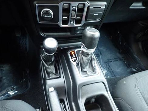 Used 2023 Jeep Wrangler Unlimited w/ Cold Weather Group AWD/4WD image 21