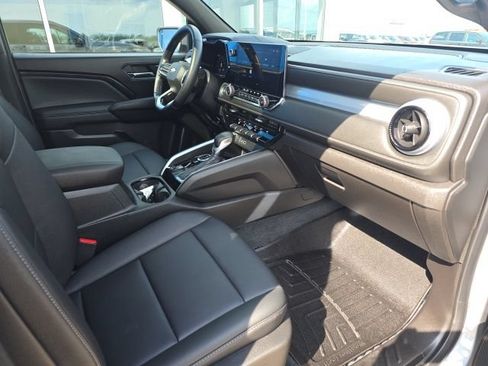 Used 2024 Chevrolet Colorado LT w/ LT Convenience Package III AWD/4WD image 6