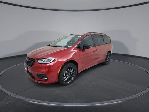 New 2026 Chrysler Pacifica Limited w/ S Appearance Package image 4
