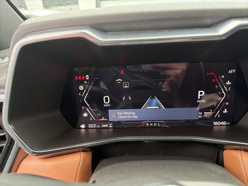 Used 2025 GMC Canyon AT4 w/ Technology Plus Package image 5