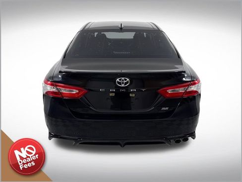 Used 2020 Toyota Camry SE w/ Convenience Package FWD image 5