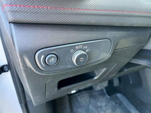 Used 2025 Chevrolet TrailBlazer RS w/ Convenience Package FWD image 10