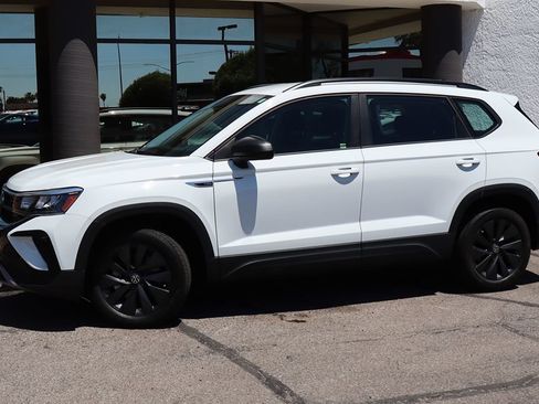 Used 2023 Volkswagen Taos S FWD image 4