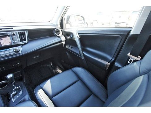 Used 2015 Toyota RAV4 Limited image 9