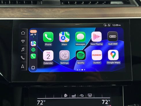 Used 2019 Audi e-tron Premium Plus image 3