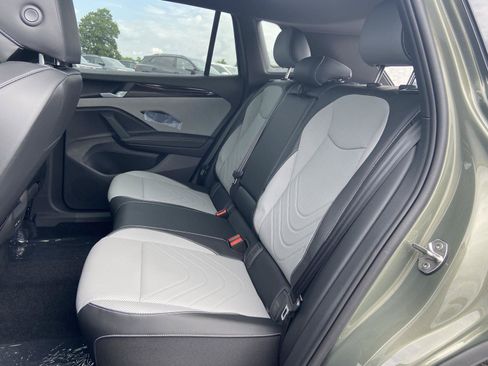 New 2026 Volkswagen Tiguan SE R-Line AWD/4WD image 7
