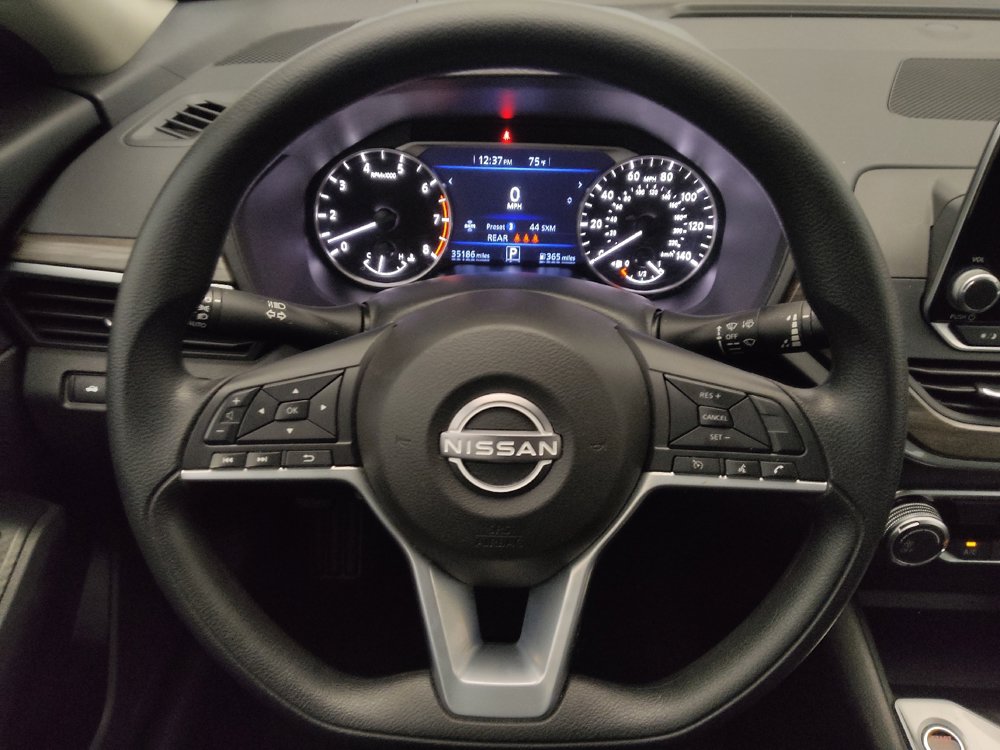 Used 2025 Nissan Altima 2.5 SV FWD image 22