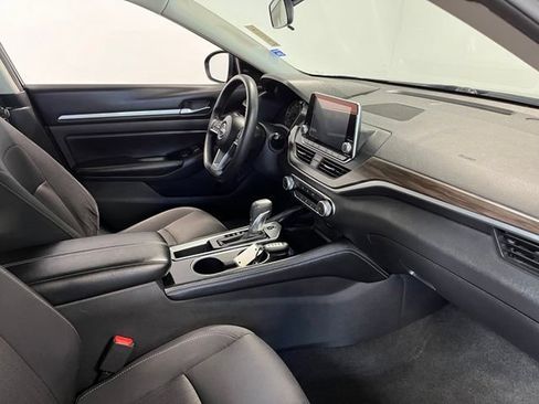 Used 2023 Nissan Altima 2.5 SV FWD image 11