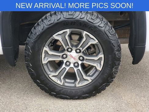 Used 2023 GMC Sierra 1500 SLE image 33