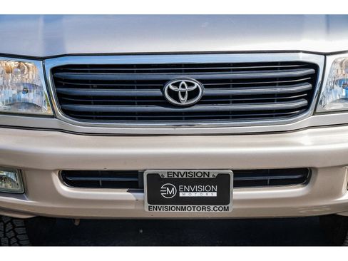 Used 2001 Toyota Land Cruiser AWD/4WD image 7