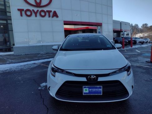 Used 2025 Toyota Corolla LE image 13
