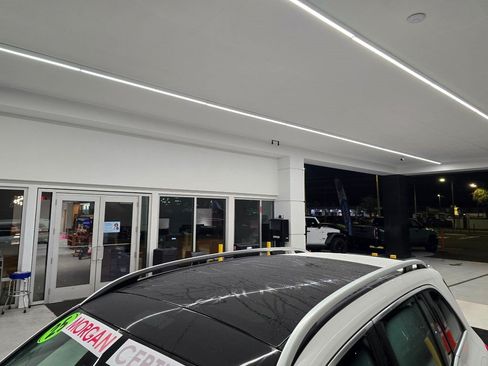 Used 2025 Mercedes-Benz GLB 35 AMG 4MATIC image 12