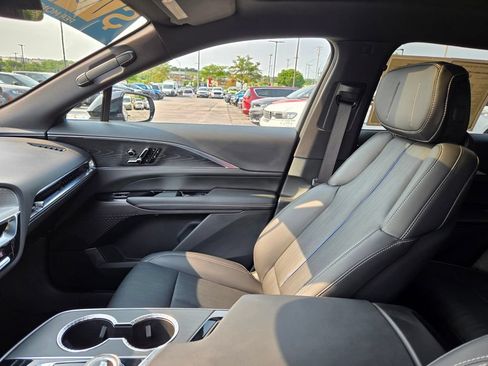 Used 2025 Cadillac Lyriq Sport RWD image 23