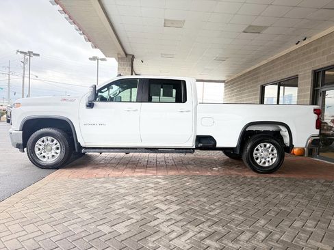 Used 2023 Chevrolet Silverado 2500 LT AWD/4WD image 7