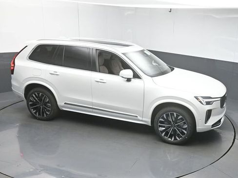 Used 2026 Volvo XC90 B6 Ultra image 42