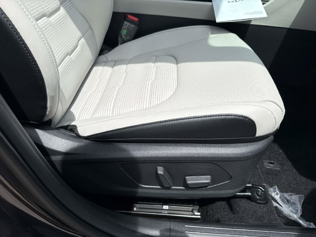 New 2026 Kia Sportage SX AWD/4WD image 13