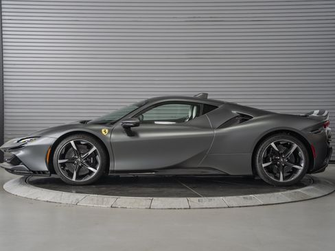 Used 2023 Ferrari SF90 Stradale AWD/4WD image 2