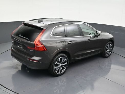 Certified 2022 Volvo XC60 B5 Momentum image 20