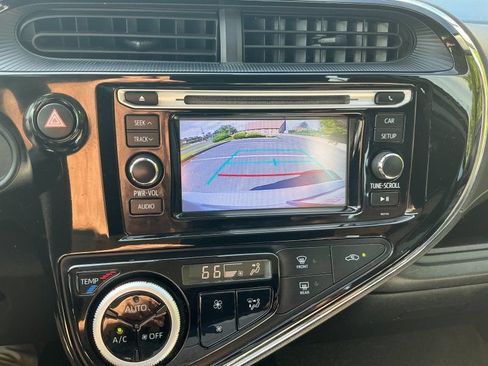 Used 2018 Toyota Prius C One FWD image 22