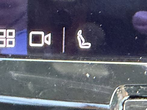 Certified 2023 Volvo XC60 B5 Ultimate w/ Protection Package Premier image 24