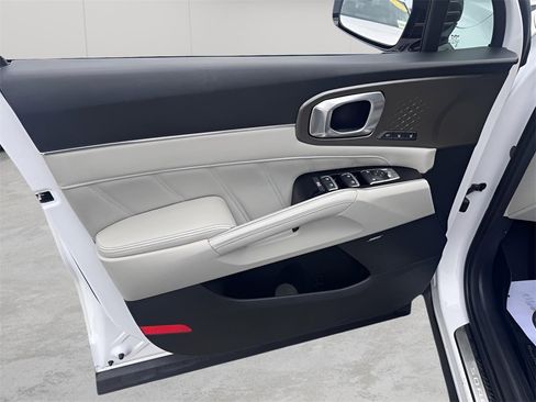 Used 2022 Kia Sorento SX image 15