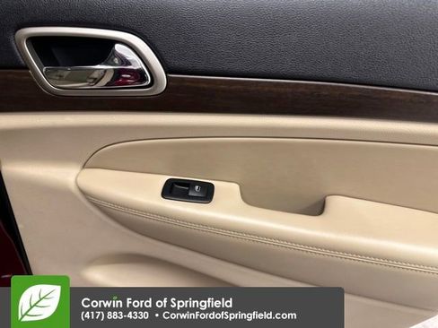 Used 2017 Jeep Grand Cherokee Laredo image 22