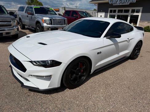 Used 2019 Ford Mustang GT RWD image 1