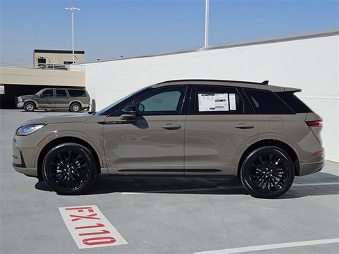 New 2026 Lincoln Corsair Premiere image 4