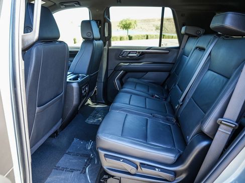 Used 2025 Chevrolet Tahoe Z71 AWD/4WD image 17