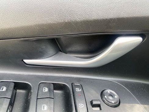 Used 2025 Hyundai Elantra SEL FWD image 14