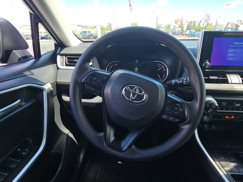 Used 2025 Toyota RAV4 XLE AWD/4WD image 11