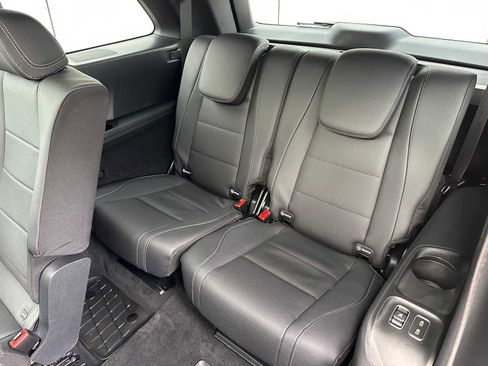 Used 2026 Mercedes-Benz GLS 450 4MATIC image 17