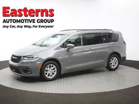 Used 2022 Chrysler Pacifica Touring-L image 58