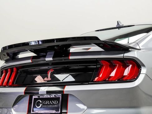 Used 2021 Ford Mustang Shelby GT500 w/ Technology Package RWD image 13