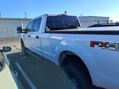 Used 2017 Ford F250 XL w/ Power Equipment Group AWD/4WD image 8