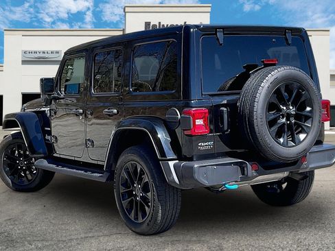 Used 2024 Jeep Wrangler Sahara w/ Technology Group image 12