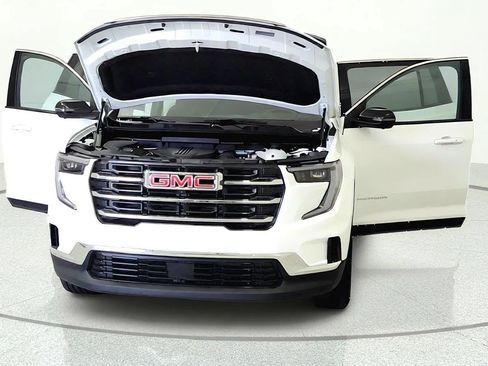 Used 2026 GMC Acadia Elevation FWD image 8