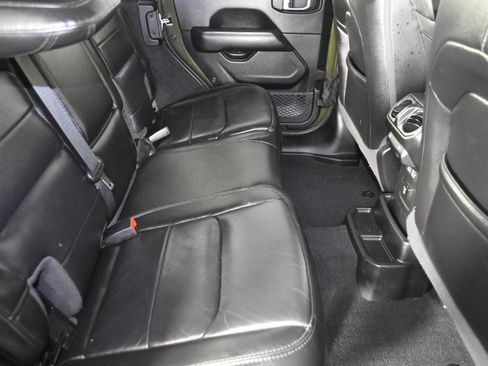 Used 2020 Jeep Wrangler Unlimited Sahara image 47