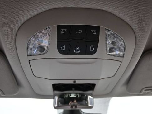 Certified 2024 Chrysler Pacifica Touring-L FWD image 46