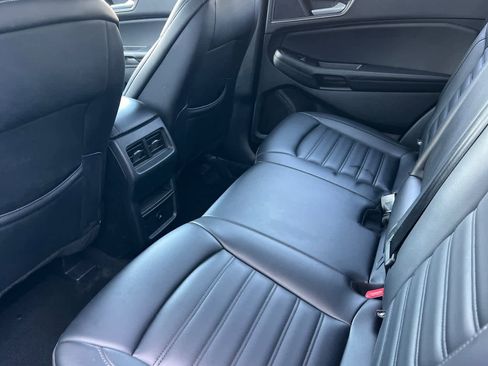 Used 2024 Ford Edge SEL image 5