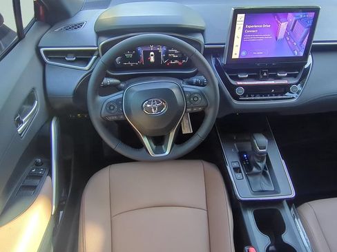 Used 2026 Toyota Corolla Cross XLE w/ Convenience Package FWD image 12
