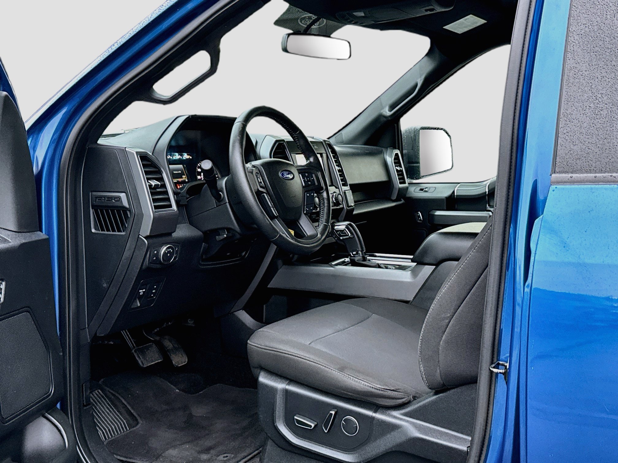 Used 2018 Ford F150 XLT w/ Equipment Group 302A Luxury AWD/4WD image 11