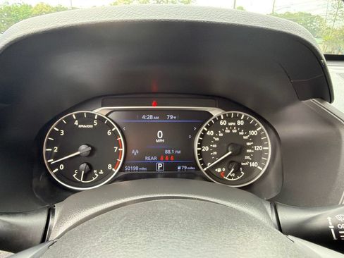 Used 2024 Nissan Altima 2.5 SV FWD image 8