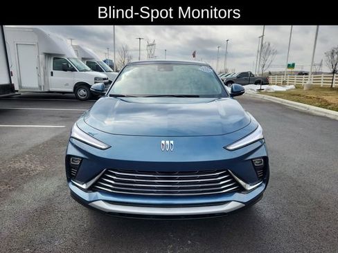 Used 2024 Buick Envista Preferred w/ Convenience I Package image 2