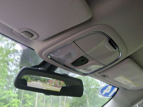 Used 2014 Jeep Cherokee Latitude FWD image 34