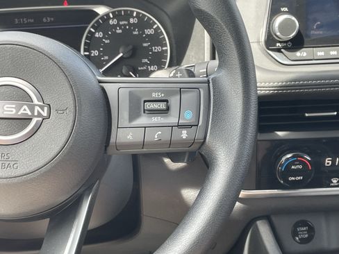 Used 2024 Nissan Rogue SV AWD/4WD image 19