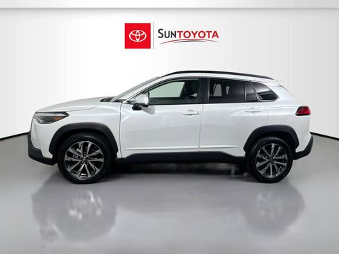 Used 2022 Toyota Corolla Cross XLE w/ Convenience Package AWD/4WD image 7