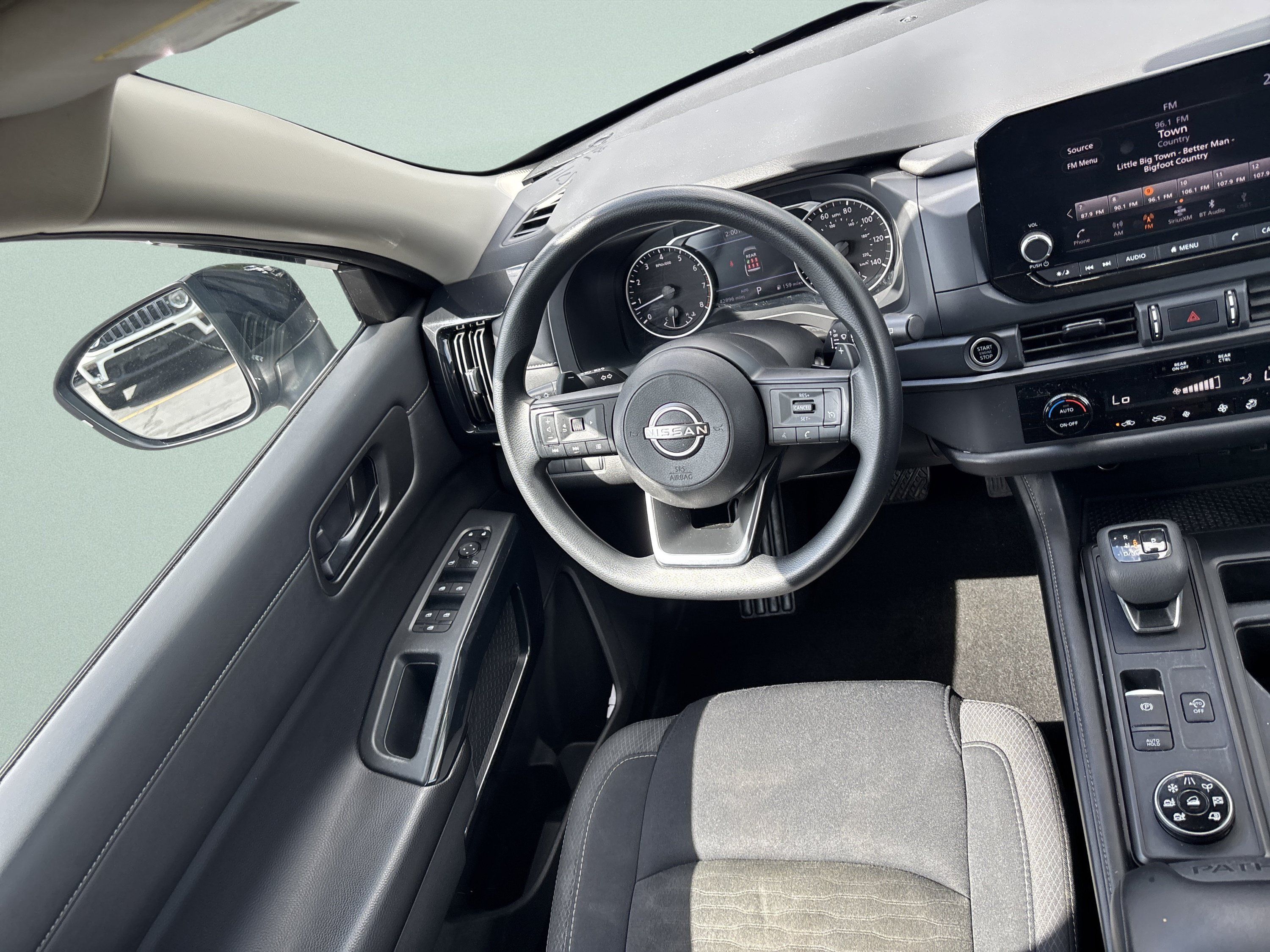 Used 2023 Nissan Pathfinder S AWD/4WD image 24