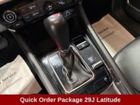 Used 2024 Jeep Compass Latitude AWD/4WD image 17