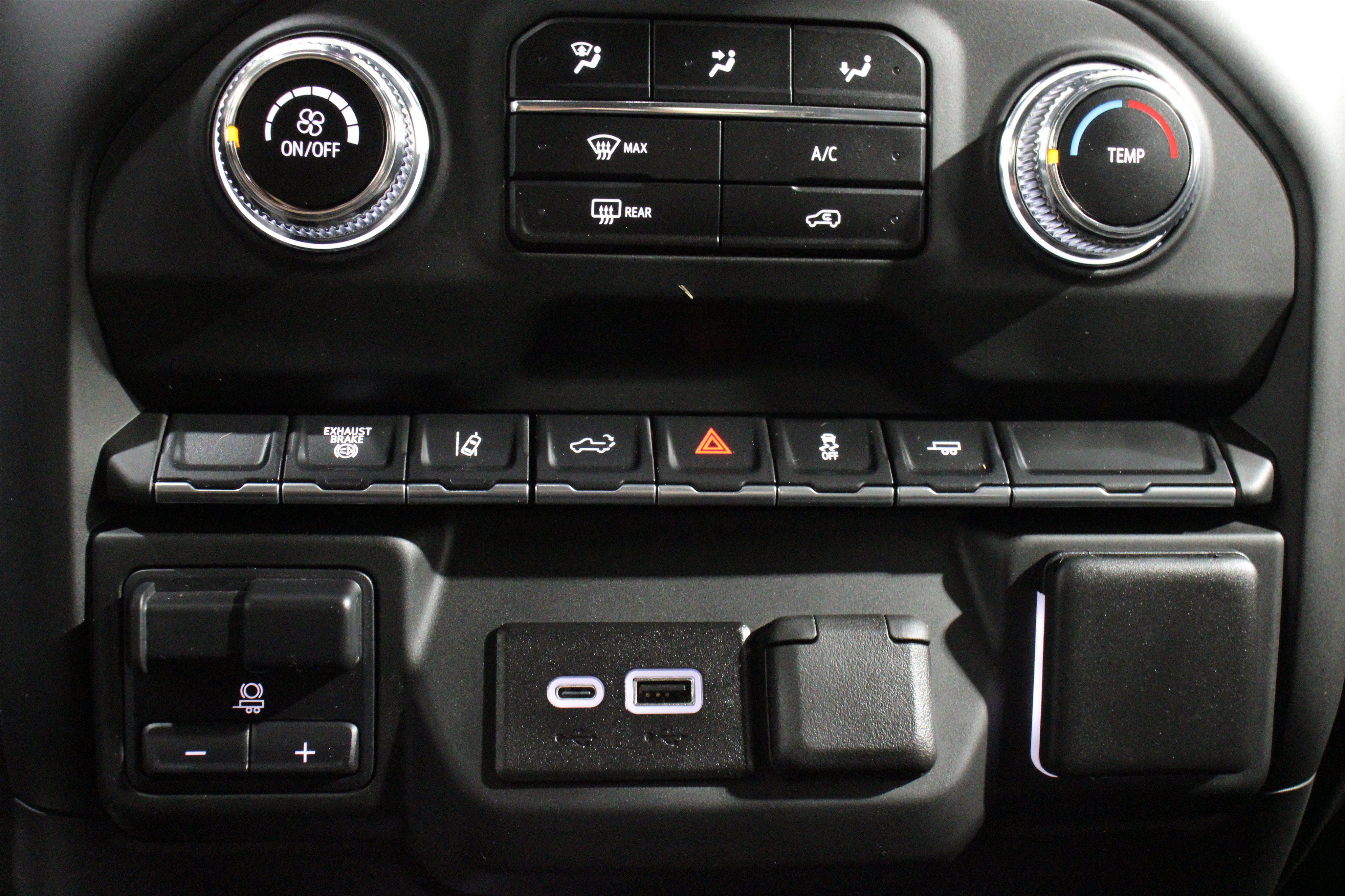 Used 2024 GMC Sierra 2500 Pro w/ Convenience Package RWD image 18